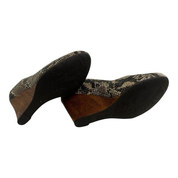 Clarks Womens Size 9 Snakeskin Print Wedge Heels Faux Leather Slip-On Pumps - Picture 6 of 7